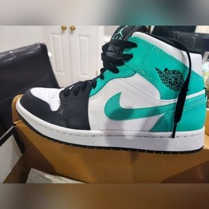 Jordan mid1 tropical twist